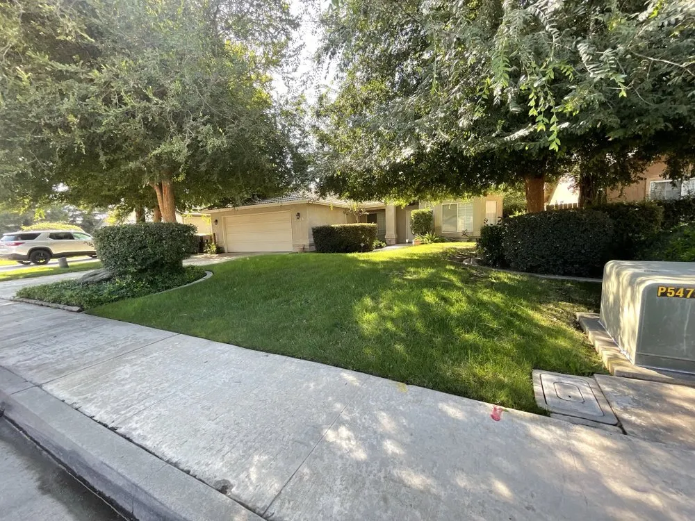 Top-rated yard maintenance experts serving Visalia, CA - Flores Landscaping