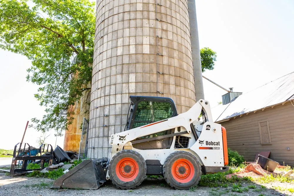Affordable landscape design for beautiful yards in Longmont, CO by Flores Landviews