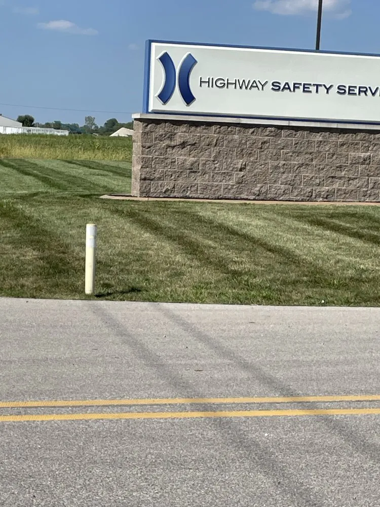 Affordable lawn mowing service in Lafayette, IN - Flores Lawn & Maintenance