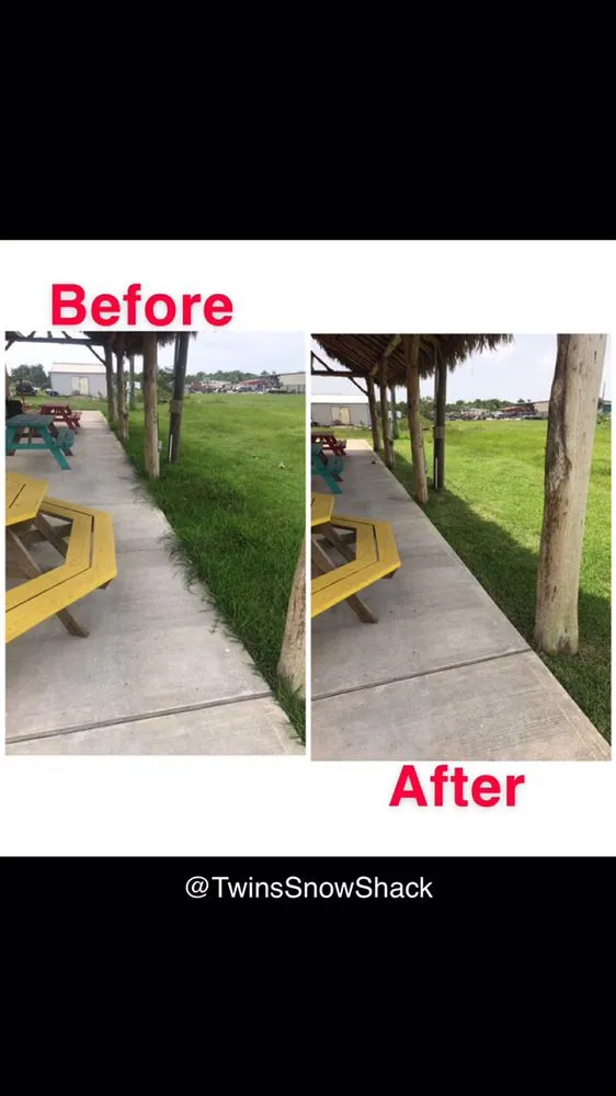Local outdoor landscaping in OLD RVR-WNFRE, TX by Flores Lawn Care