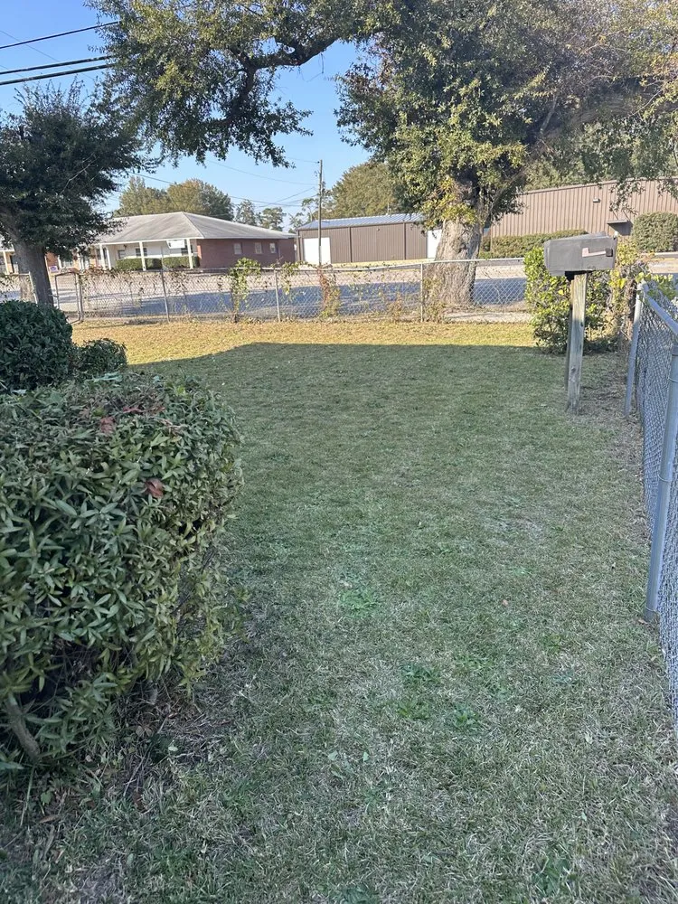 Trusted lawn mowing service experts serving Augusta, GA - Flores Lawn Maintenance