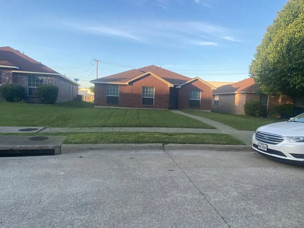 Trusted residential landscaping in Dallas, TX - Flores Lawn Service