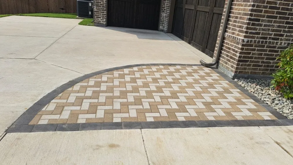 Expert lawn mowing service experts serving Midlothian, TX - Flores lhs