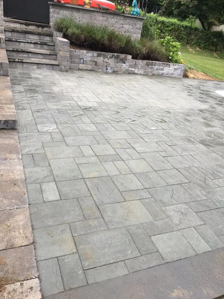 Reliable yard cleanup service for beautiful yards across Peekskill, NY - Flores Masonry And Landscaping