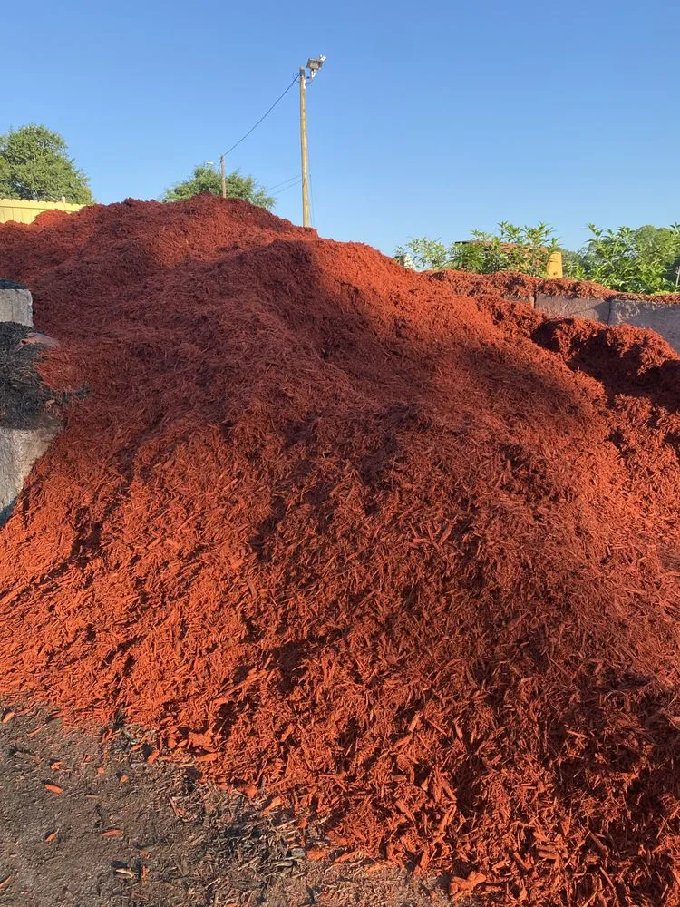 Custom yard cleanup service in Smyrna, GA by Flores Strawing