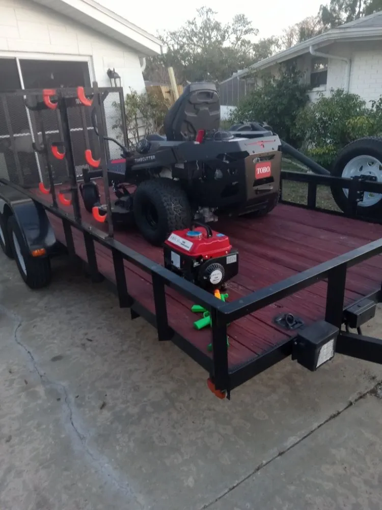 Local lawn mowing service in New Port Richey, FL - Florida Greens