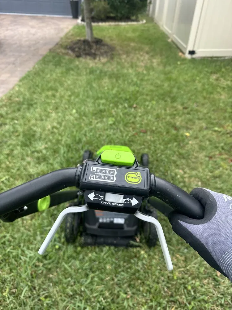 Custom landscaping services in Oakland, FL - Florida Heritage Lawns