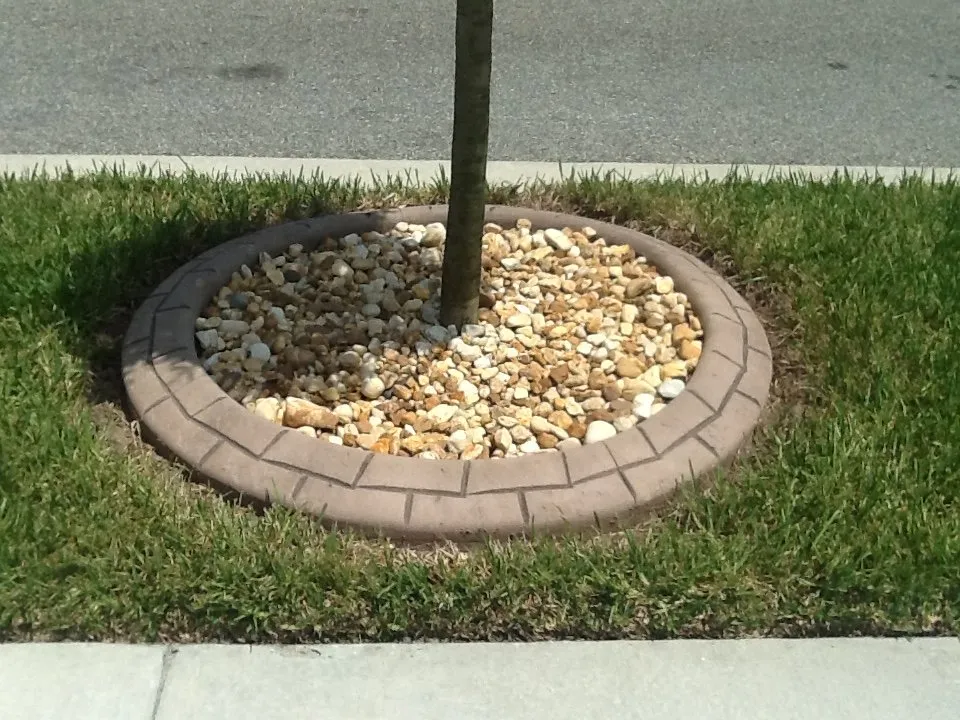 Professional garden landscaping in Apopka, FL by Florida Landscape Borders