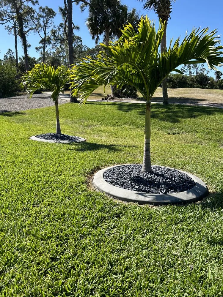 Reliable garden landscaping in Englewood, FL by Florida Lawn Care Experts
