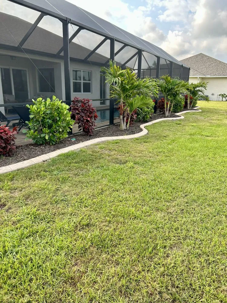 Custom garden landscaping in Englewood, FL - Florida Lawn Care Experts