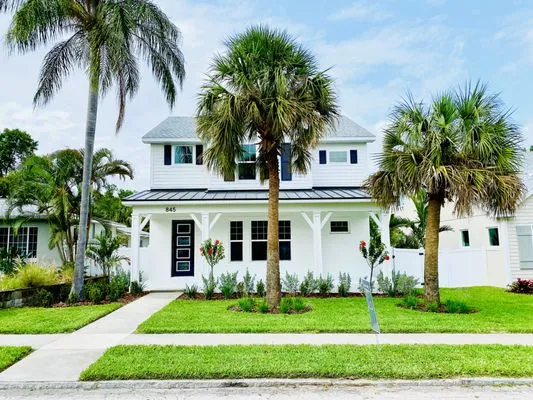 Florida Supreme Green Logo