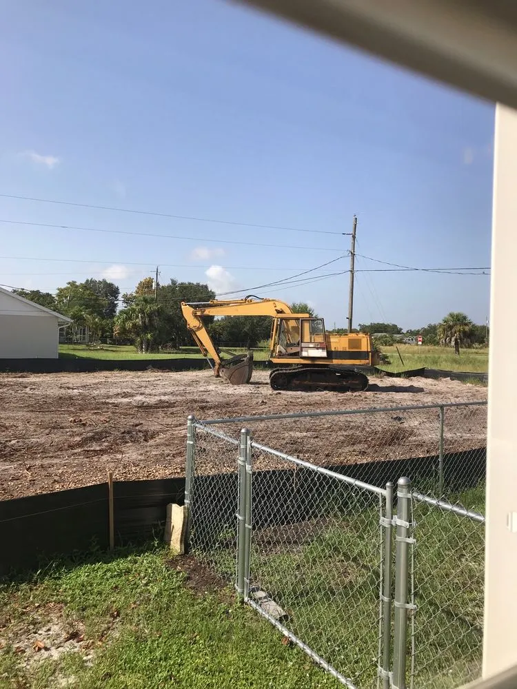 Reliable yard cleanup service in Punta Gorda, FL by Florida Tree & Ground Maintenance