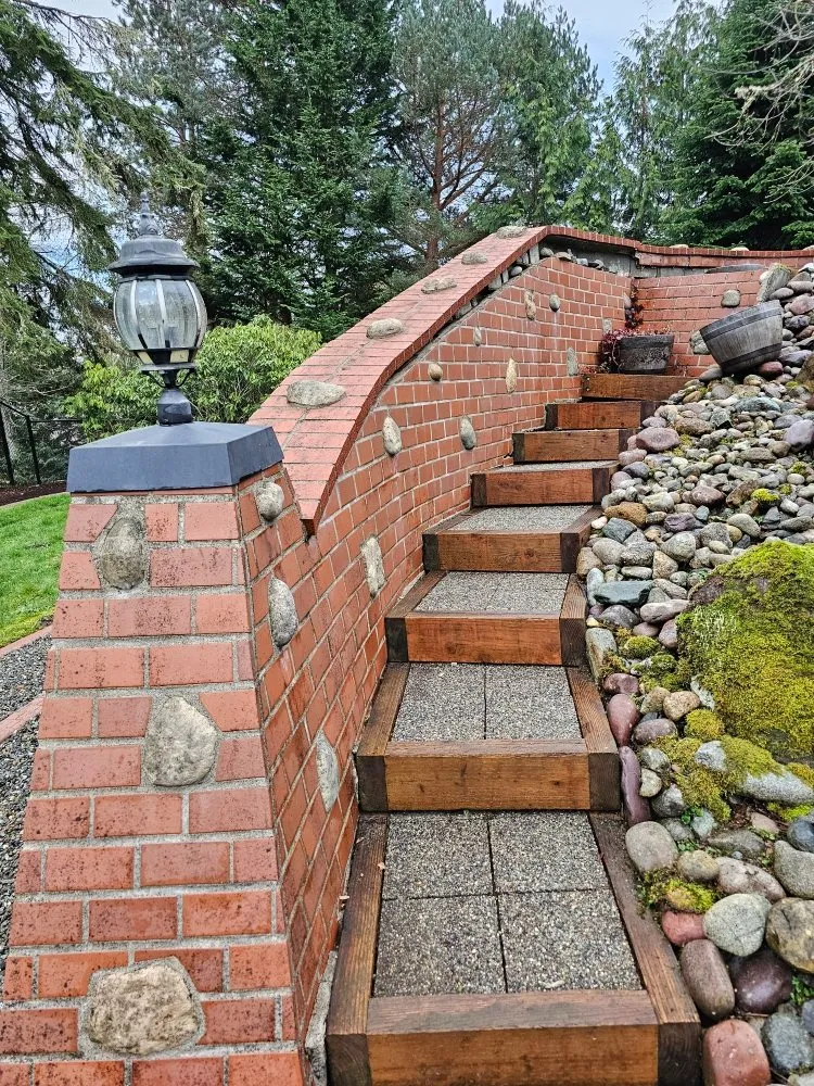Trusted residential landscaping for outdoor upgrades across Poulsbo, WA - Floridas Lawn Service