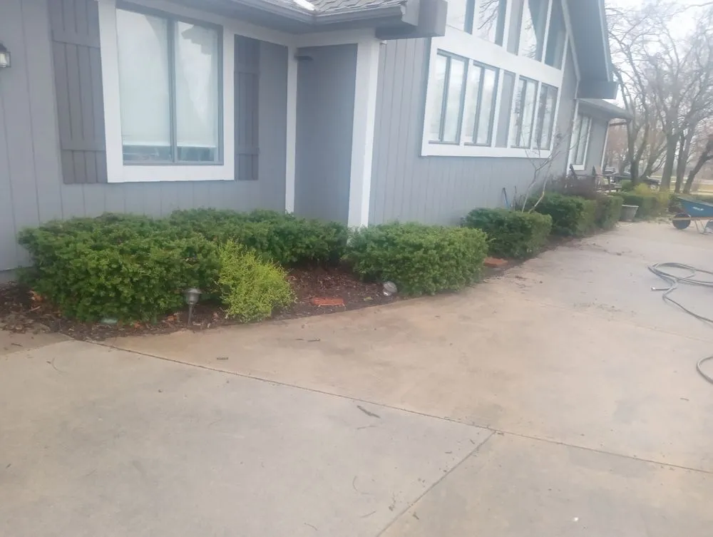 Top-rated outdoor landscaping in Belton, MO by Flower Bed Guys