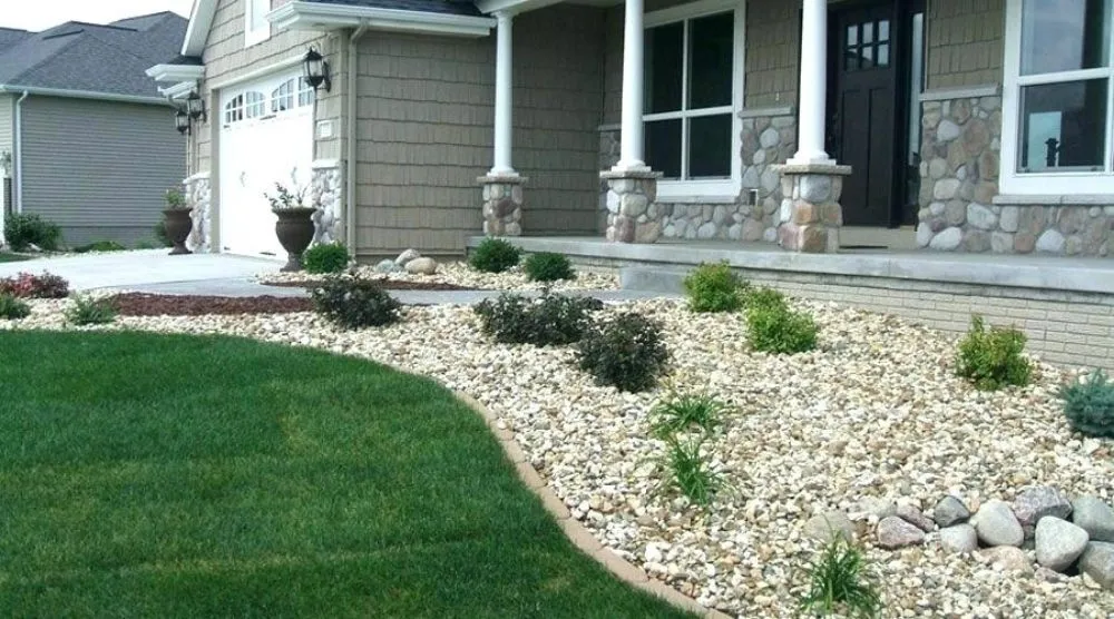 Top-rated outdoor landscaping in Detroit, MI - Flower Beds By Design