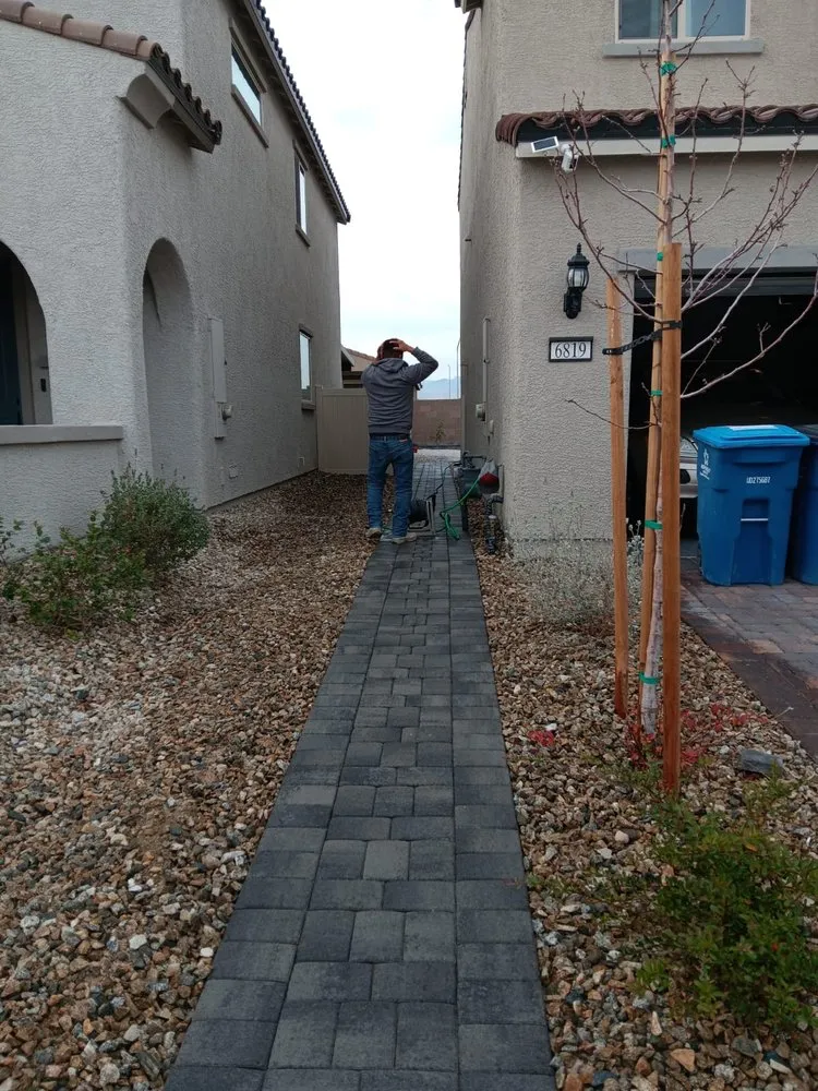 Affordable lawn care service for beautiful yards across Las Vegas, NV - Flower Landscaping