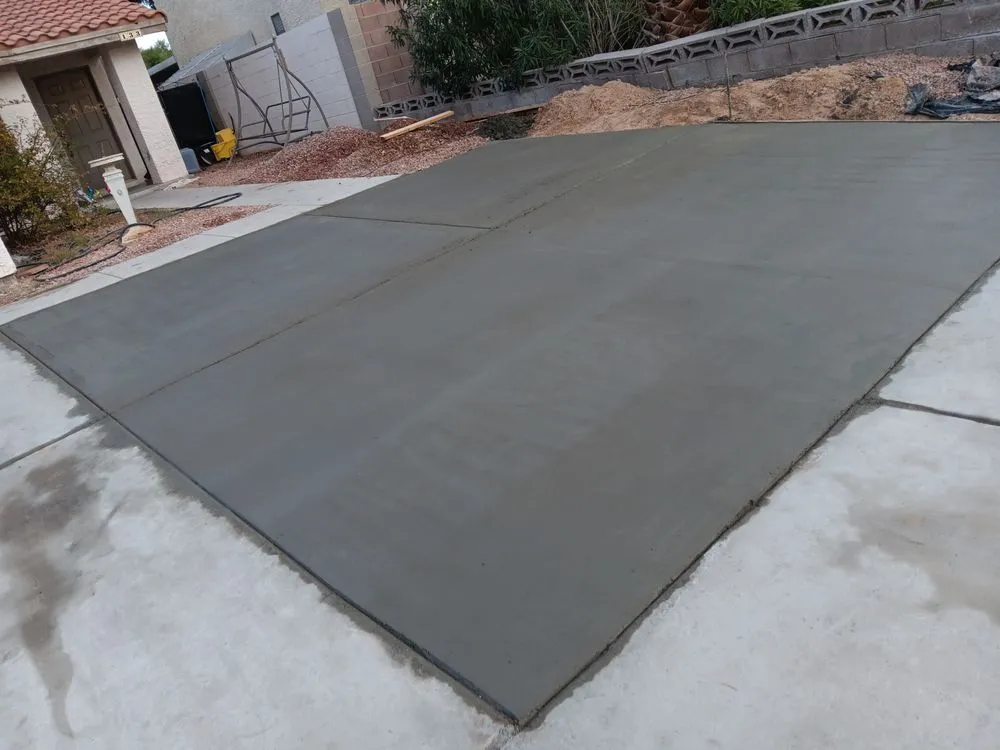 Top-rated lawn mowing service with custom design across Las Vegas, NV - Flower Landscaping