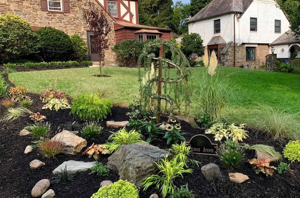 Custom lawn mowing service in Philadelphia, PA by Flower Powered