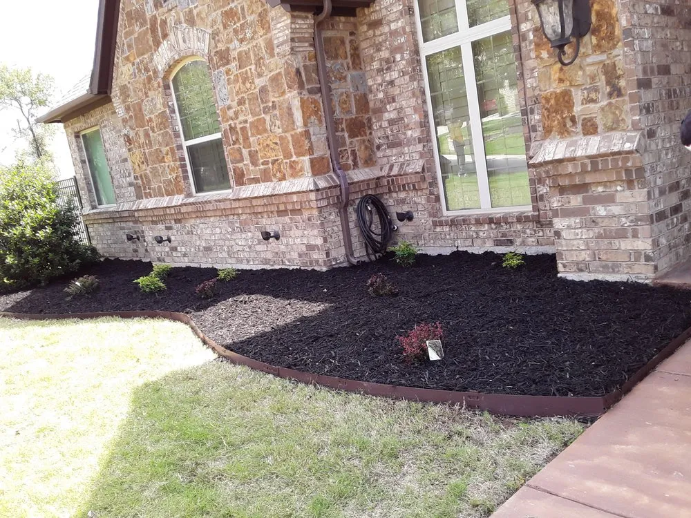 Affordable yard cleanup service in Grapevine, TX by Flowerbeds Landscaping Clean Trim Mulch