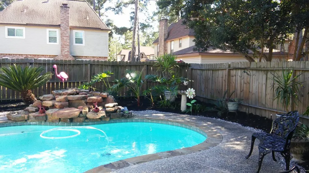 Custom lawn care service in Broken Arrow, OK - Flowerbeds R Us