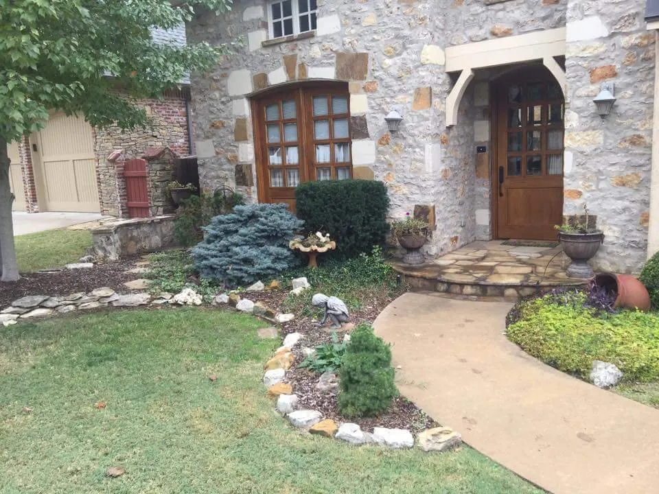 Affordable landscaping services experts serving Broken Arrow, OK - Flowerbeds R Us