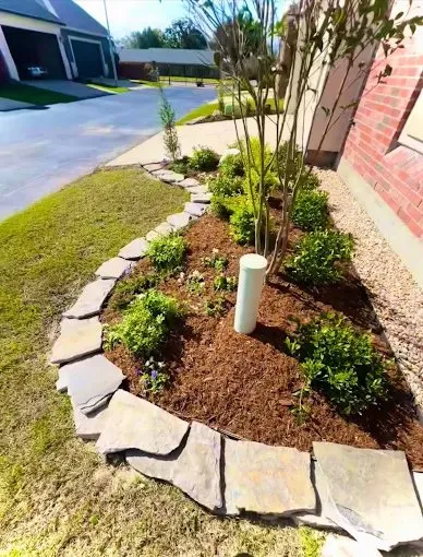 Custom garden landscaping for year-round maintenance in Lafayette, LA by Flowergirls Gardening