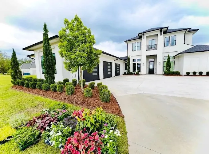 Top-rated garden landscaping in Lafayette, LA - Flowergirls Gardening