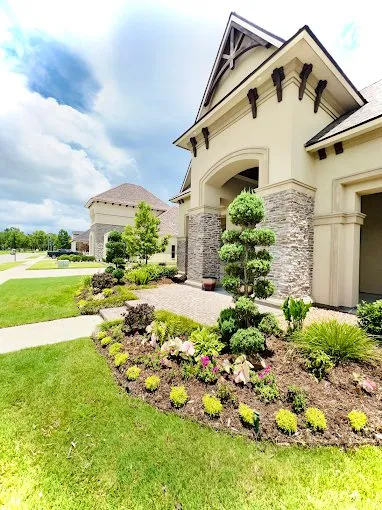 Expert yard cleanup service for homes across Lafayette, LA - Flowergirls Gardening