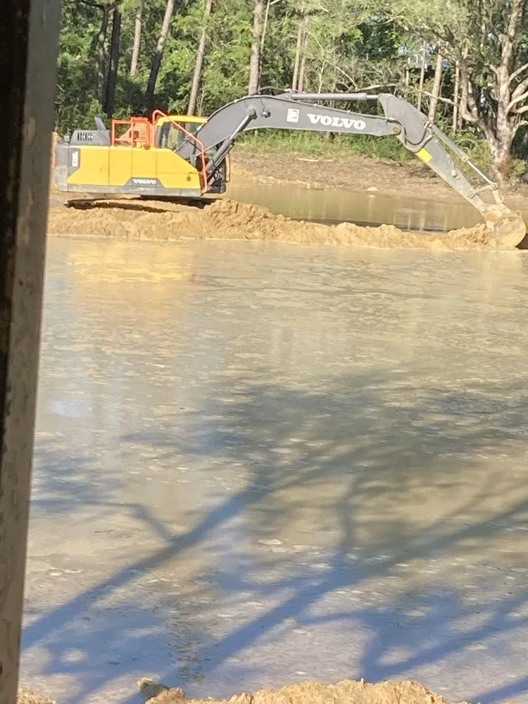 Top-rated yard maintenance experts serving Pensacola, FL - Flowers And Land Clearing