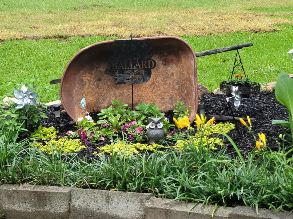 Trusted yard maintenance in Fayetteville, GA by Flowers for Friends - Landscaping Services