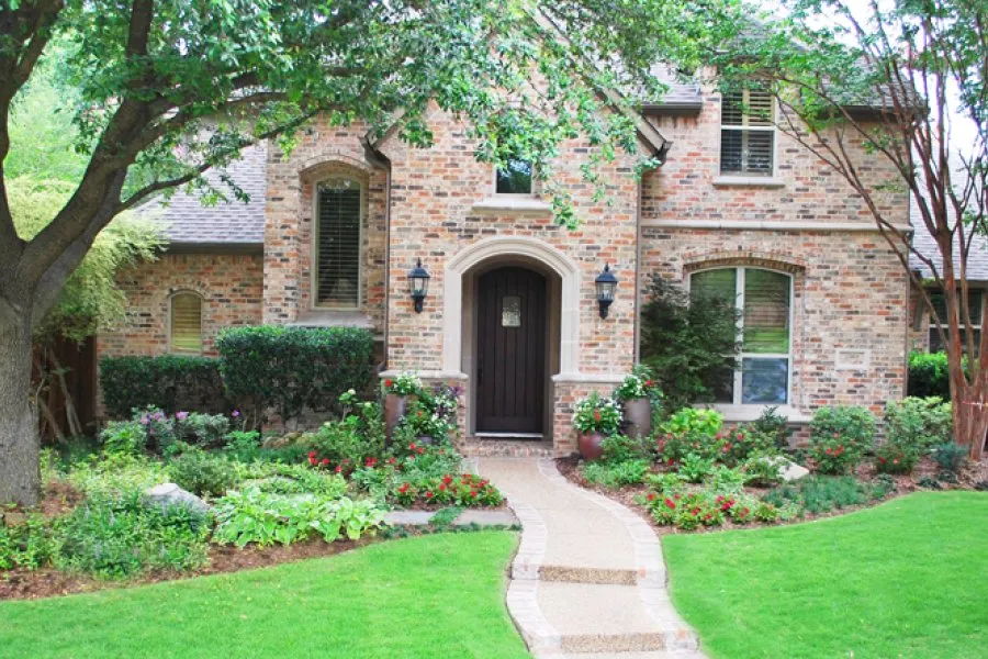 Top-rated residential landscaping in Wylie, TX by Flowers' Gardens & Landscapes