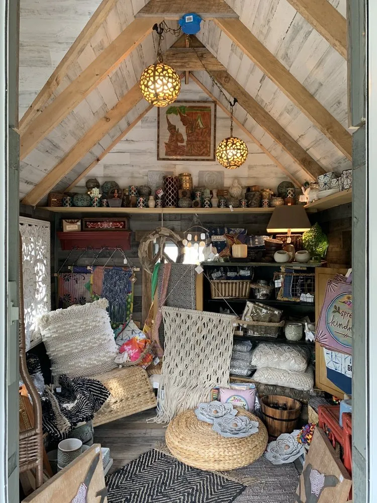 Professional yard cleanup service experts serving Summerville, SC - Flowertown Garden Center