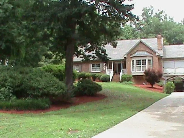 Reliable yard maintenance experts serving Graham, NC - Floyd's Enterprise