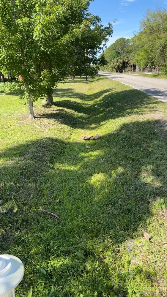 Trusted outdoor landscaping in Palm Bay, FL - Fluorescent Lawn Care