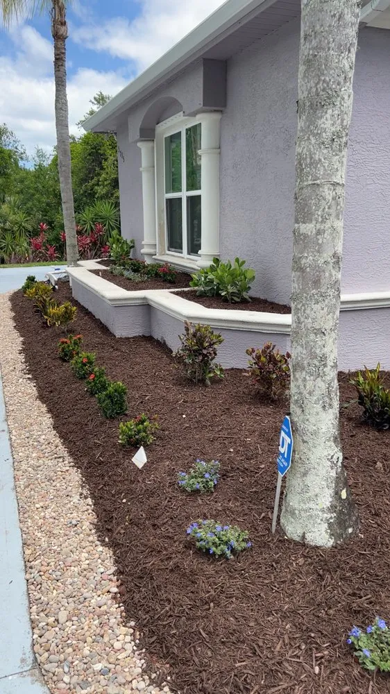 Trusted yard cleanup service in Palm Bay, FL by Fluorescent Lawn Care