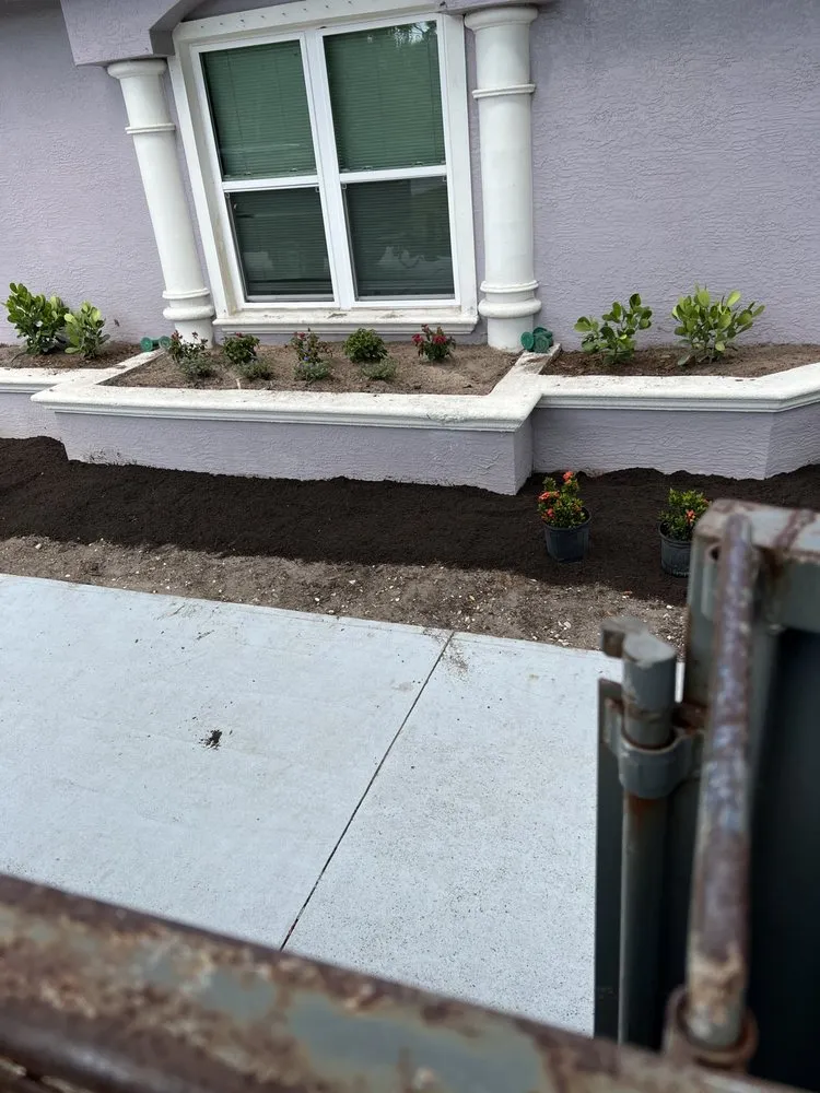 Local landscaping services in Palm Bay, FL by Fluorescent Lawn Care