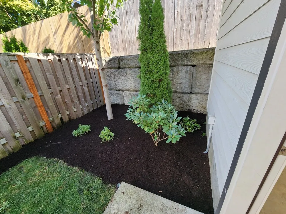 Professional garden landscaping experts serving Portland, OR - Flying Crow Organic Yard Care