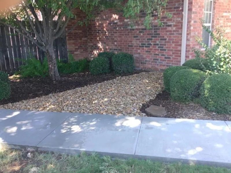Custom garden landscaping in Abilene, TX by Flying H Scapes