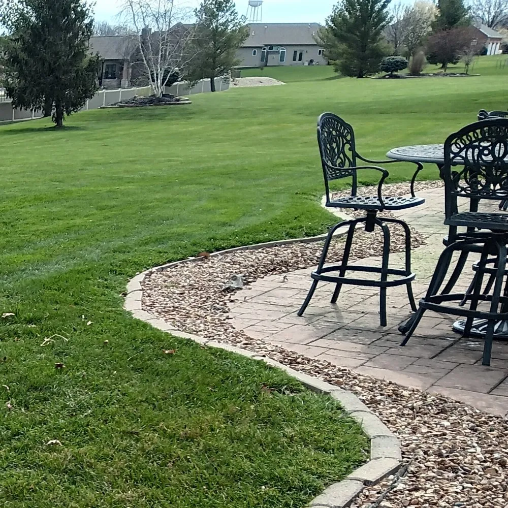 Affordable yard maintenance in Troy, MO - FM Lawn & Leaf