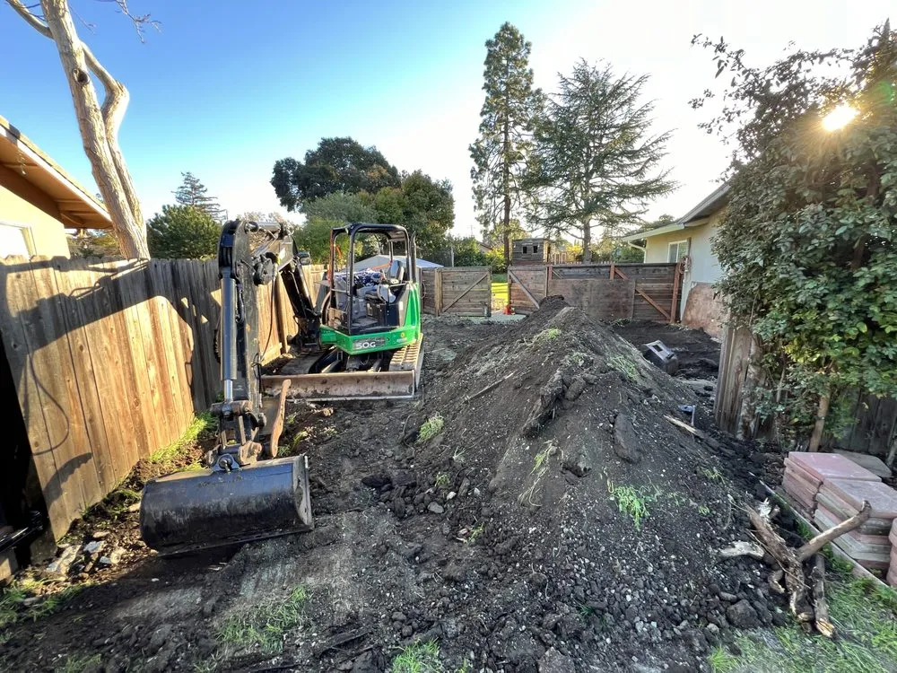 Affordable landscape design in Laytonville, CA by FNG Excavating