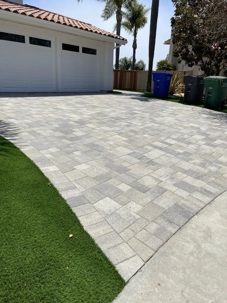 Custom lawn mowing service in San Diego, CA by FO Design