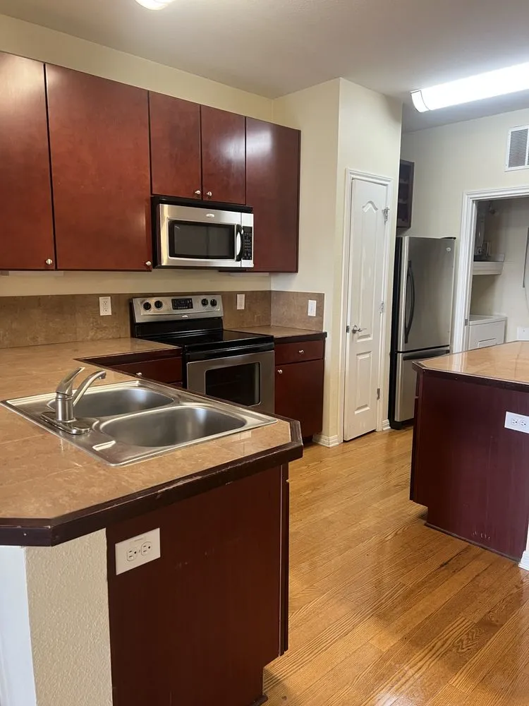 Affordable yard cleanup service for residential properties across Uhland, TX - Focus Home Solution