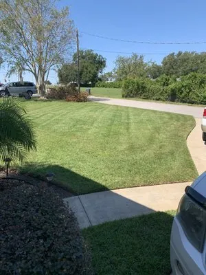 Folds Lawn Service Logo