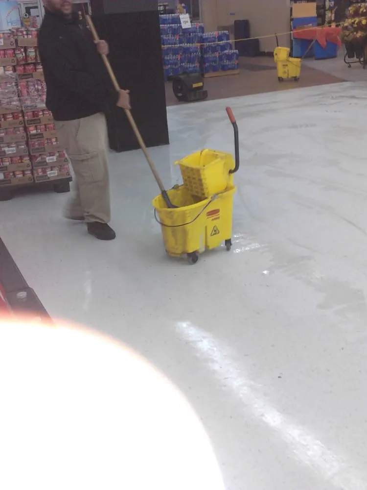 Top-rated lawn care service in Baltimore, MD by Folk Mobile