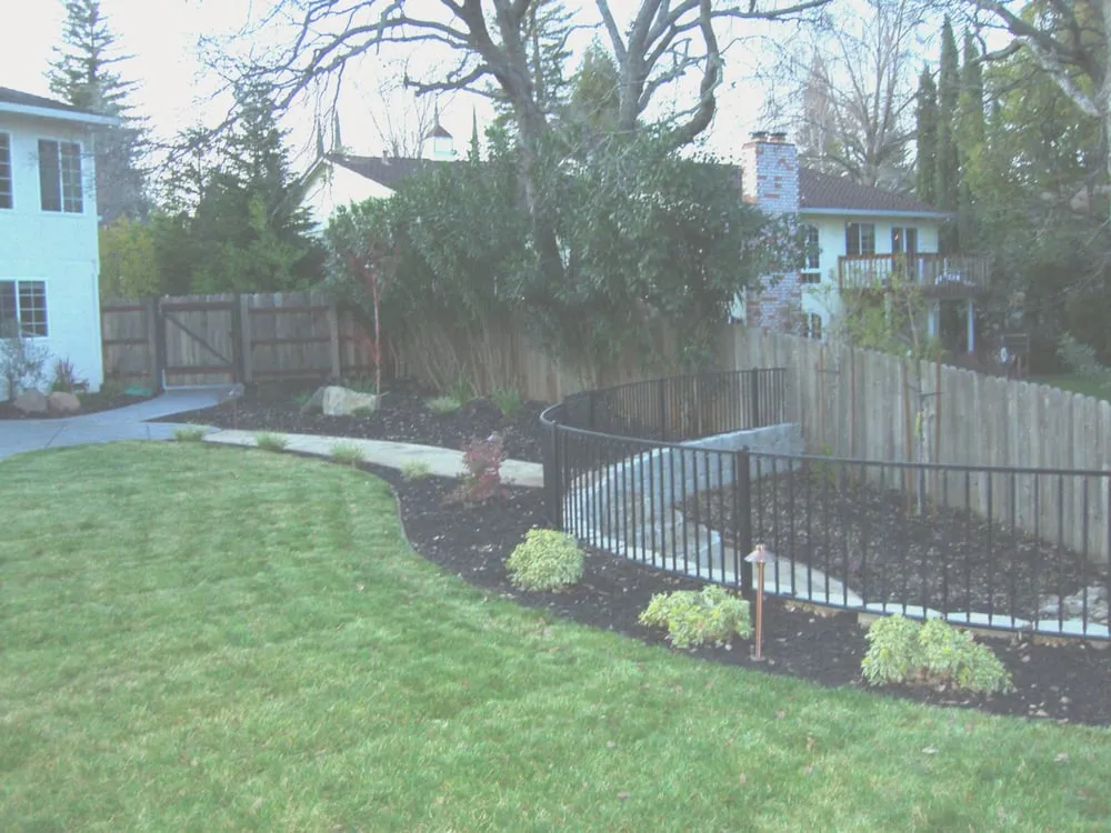 Top-rated lawn mowing service in Folsom, CA by Folsom Lawn Service