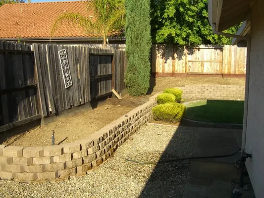 Folsom Lawn Service Logo