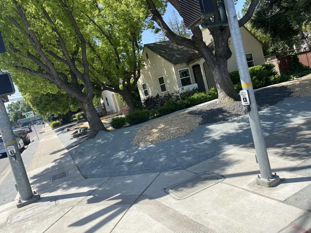 Professional garden landscaping experts serving Visalia, CA - Fonseca’s Gardening service