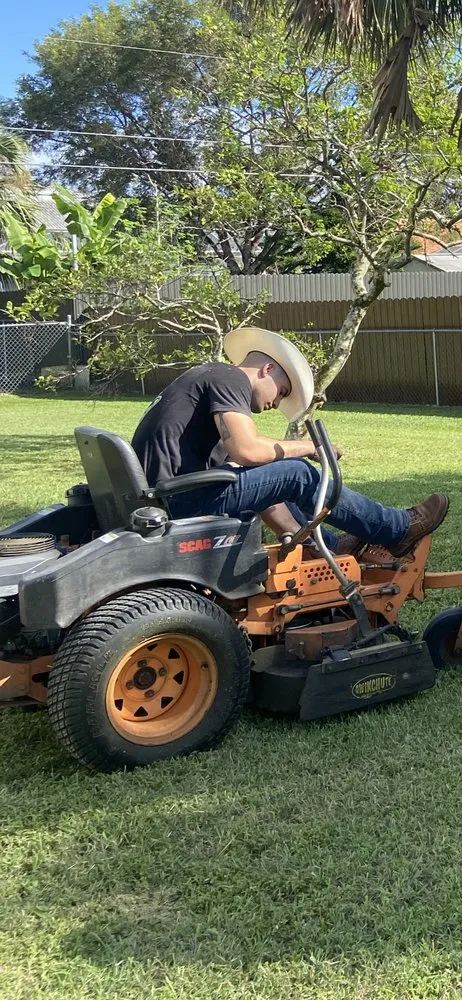 Professional residential landscaping for year-round maintenance across Fort Myers, FL - Fonte Lawn Care