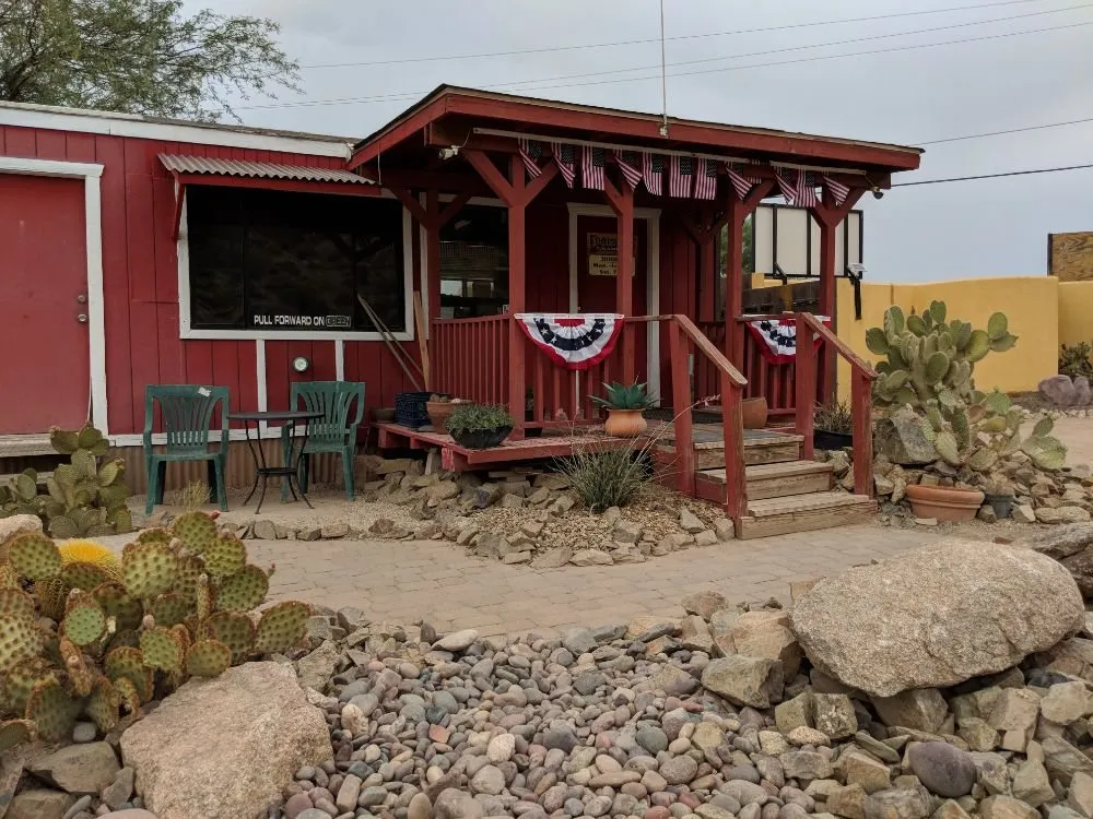 Top-rated outdoor landscaping for year-round maintenance in Cave Creek, AZ by Foothills Granite