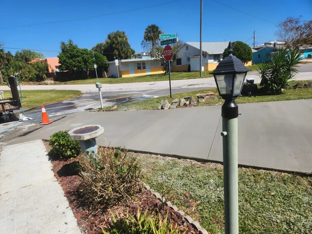 Local lawn care service in South Daytona, FL - Footman Do It